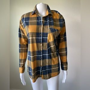 Rue21 plaid flannel button down shirt